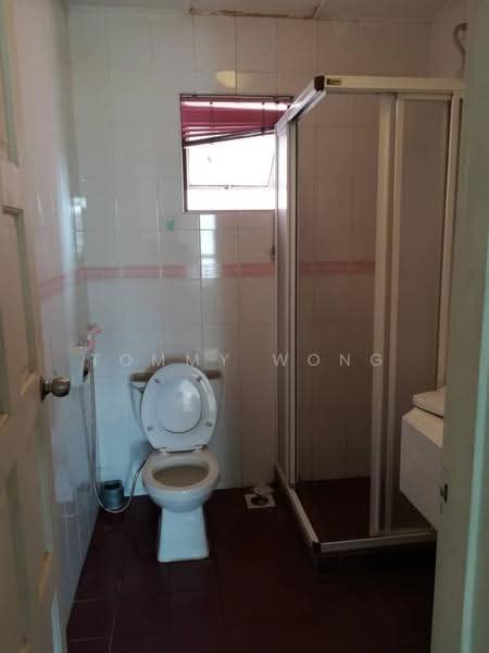 Condominium for Sale at Marina Court Resort Condominium - Tommy Wong - Bathroom - PropertyGuru.com.my