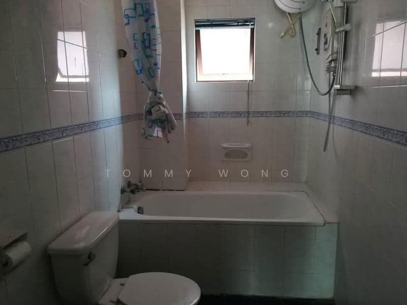 Condominium for Sale at Marina Court Resort Condominium - Tommy Wong - Master Bathroom - PropertyGuru.com.my