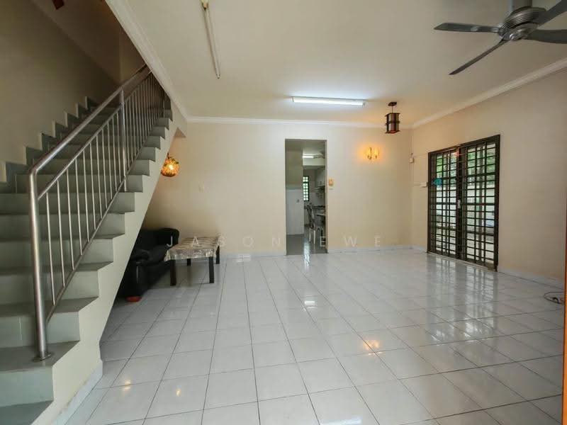 Rumah Teres 2-Tingkat untuk Disewa di Bayan Lepas (Penang) - Jason Ewe - Living Room - PropertyGuru.com.my