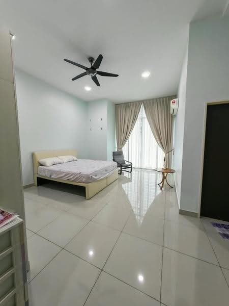 2-storey Terraced House for Sale in Taman Mount Austin (Tebrau) - Vic Lim - Bedroom - PropertyGuru.com.my