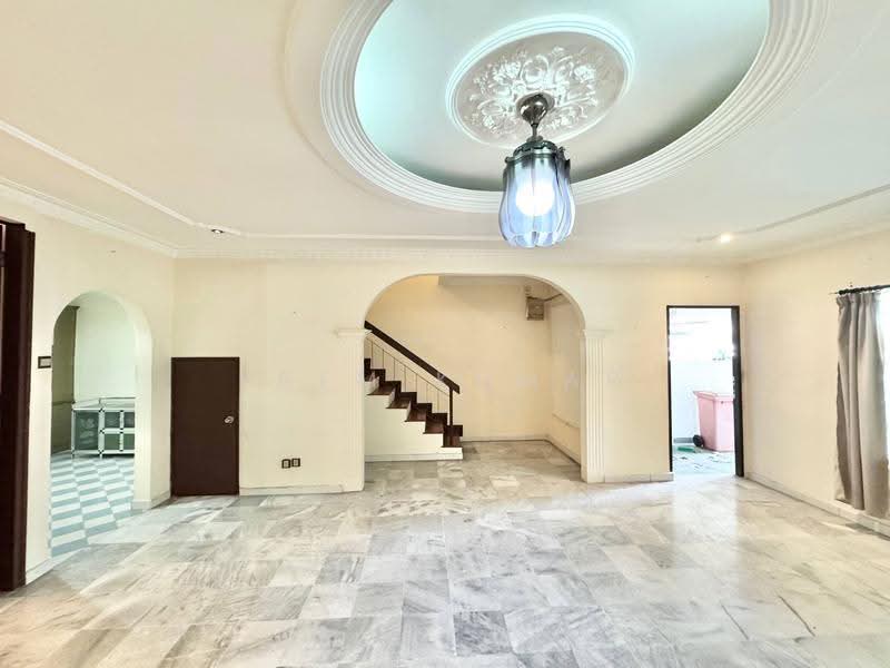 Rumah Teres 2-Tingkat untuk Dijual di Bandar Sri Damansara (Selangor) - Prem Kumar - Living Room - PropertyGuru.com.my