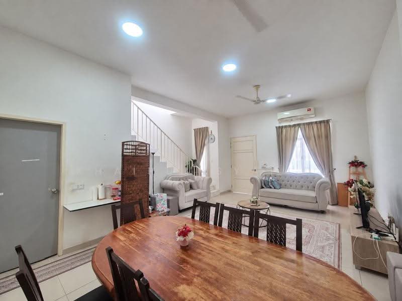 Rumah Teres 2-Tingkat untuk Dijual di Eco Grandeur (Puncak Alam) - Khairul Syafiq - Living Room - PropertyGuru.com.my