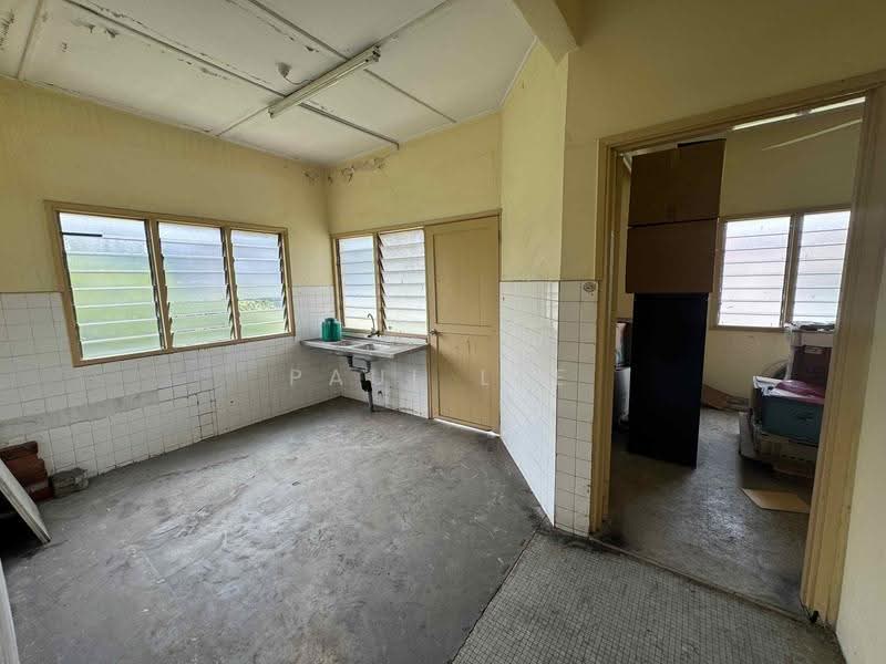 Rumah Teres 1-Tingkat untuk Dijual di SS14 (Subang Jaya) - Paul Lee - Kitchen - PropertyGuru.com.my