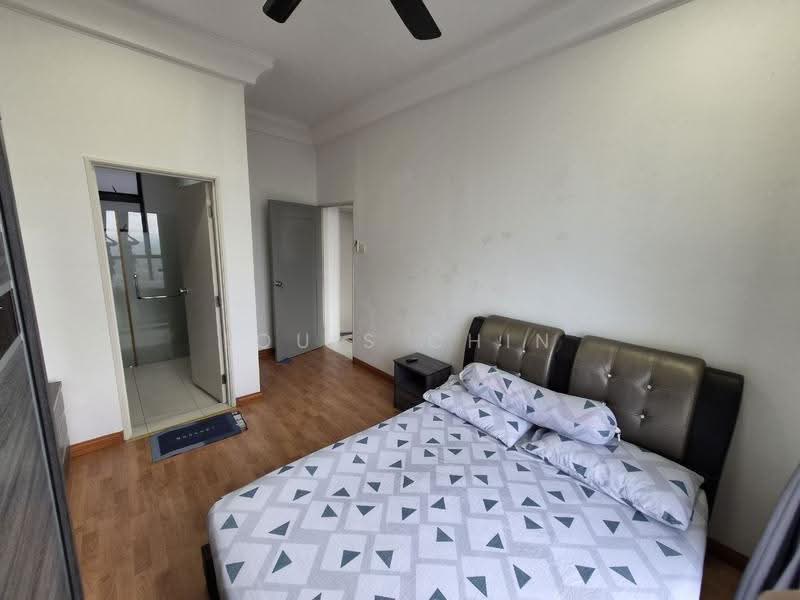 Condominium for Rent at Royal Strand @ Country Garden Danga Bay - Louis Chin - Bedroom - PropertyGuru.com.my