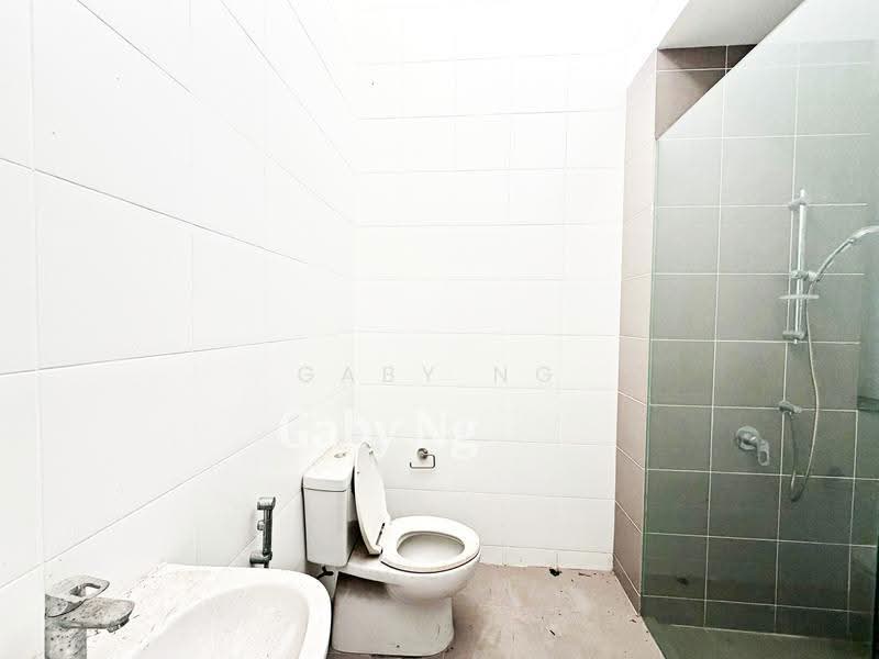 Semi-Detached House for Sale in Jade Hills (Kajang) - Gaby Ng - Bathroom - PropertyGuru.com.my