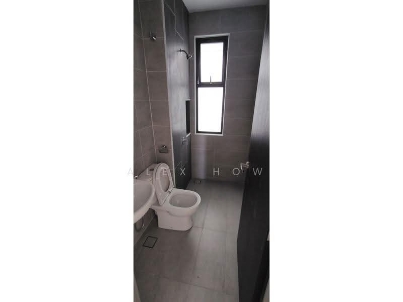 Cluster House for Rent in Taman Mount Austin (Tebrau) - Alex How - Bathroom - PropertyGuru.com.my