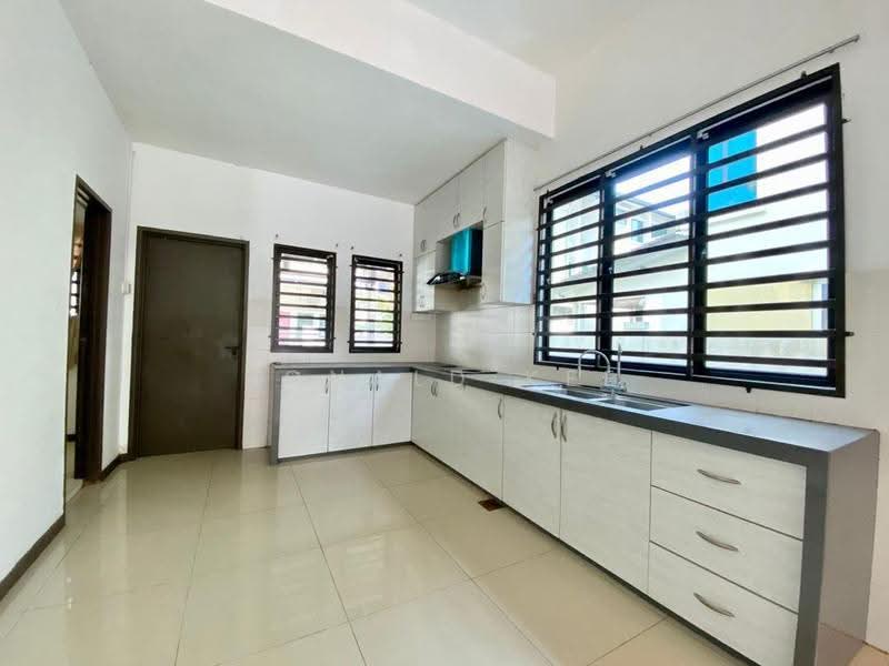 Rumah Teres 3-Tingkat untuk Dijual di Bandar Bayan Bahru (Bayan Lepas) - Ronald Kee - Kitchen - PropertyGuru.com.my