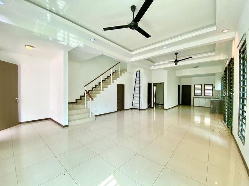 Rumah Teres 3-Tingkat untuk Dijual di Bandar Bayan Bahru (Bayan Lepas) - Ronald Kee - Living Room - PropertyGuru.com.my