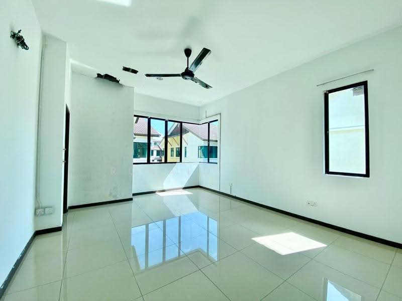 Rumah Teres 3-Tingkat untuk Dijual di Bandar Bayan Bahru (Bayan Lepas) - Ronald Kee - Living Room - PropertyGuru.com.my
