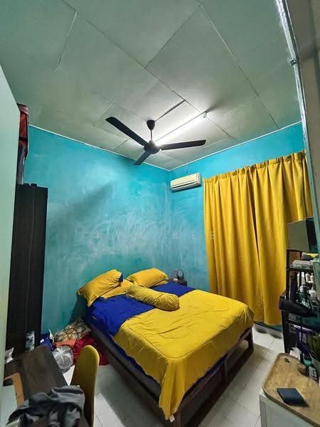 Rumah Teres 1-Tingkat untuk Dijual di Taman Anggerik (Tampoi) - Kym Kee - Bedroom - PropertyGuru.com.my