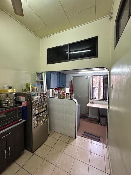 Rumah Teres 1-Tingkat untuk Dijual di Taman Anggerik (Tampoi) - Kym Kee - Kitchen - PropertyGuru.com.my