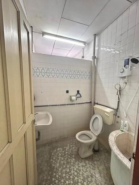 Rumah Teres 2-Tingkat untuk Dijual di Taman Pengkalan Barat (Ipoh) - Kelvin Chong - Bathroom - PropertyGuru.com.my