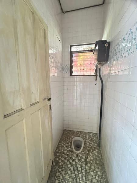 Rumah Teres 2-Tingkat untuk Dijual di Taman Pengkalan Barat (Ipoh) - Kelvin Chong - Bathroom - PropertyGuru.com.my
