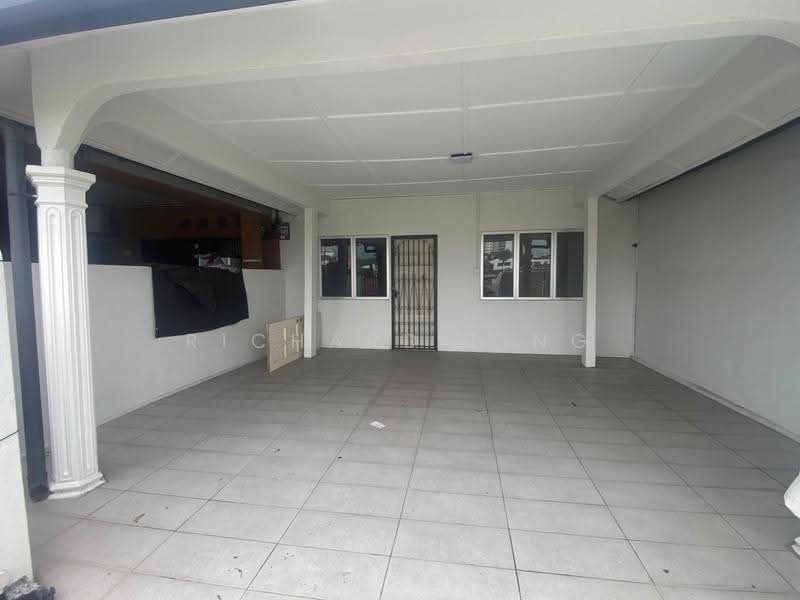 1-storey Terraced House for Sale in Taman Greenwood (Batu Caves) - Richard Ling - Car Park - PropertyGuru.com.my