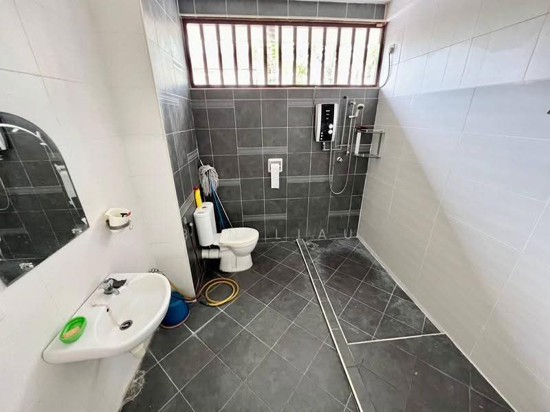 Semi-Detached House for Sale in Sungai Ara (Penang) - Ben Liau - Bathroom - PropertyGuru.com.my