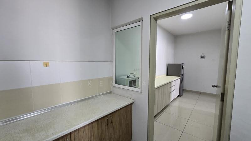 Kediaman Servis untuk Dijual di Pacific Place - Ken Lai - Kitchen - PropertyGuru.com.my
