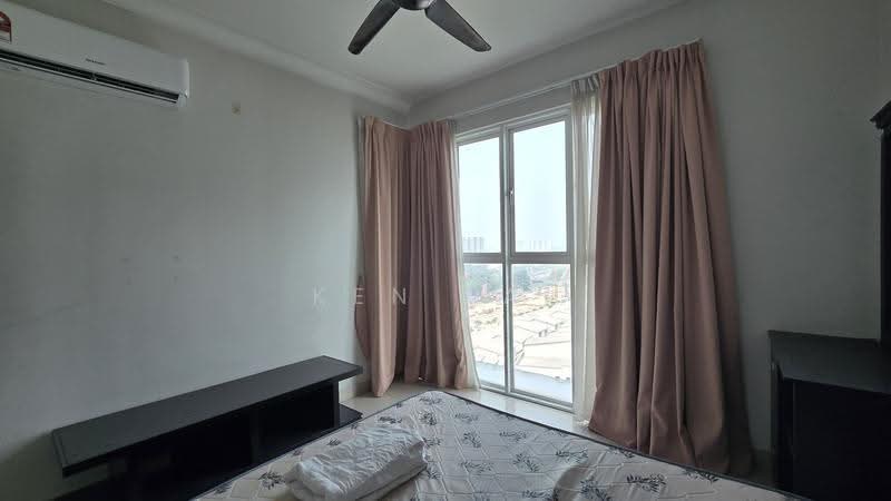 Kediaman Servis untuk Dijual di Pacific Place - Ken Lai - Bedroom - PropertyGuru.com.my