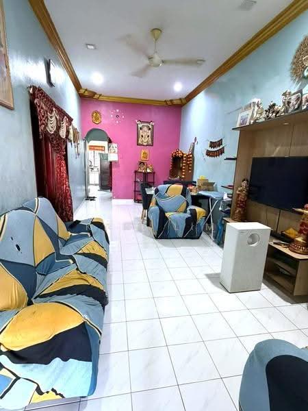 1-storey Terraced House for Sale in Taman Puteri Wangsa (Ulu Tiram) - Karl Lim - Living Room - PropertyGuru.com.my