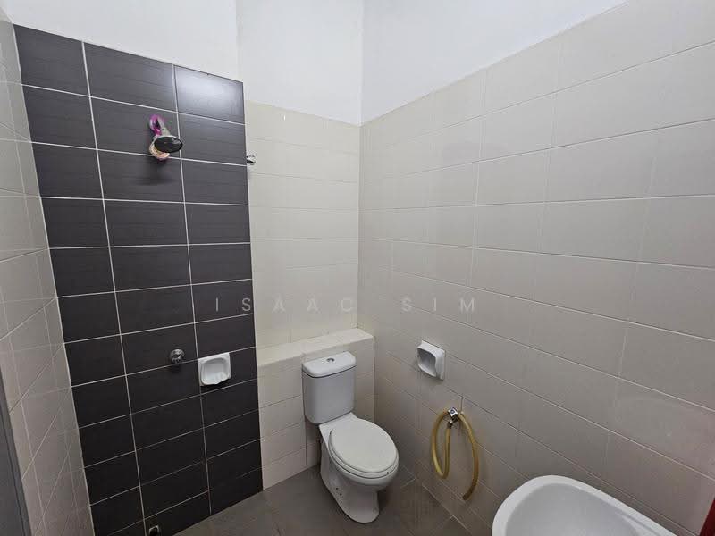 2-storey Terraced House for Sale in Setia Ecohill (Semenyih) - Isaac Sim - Bathroom - PropertyGuru.com.my