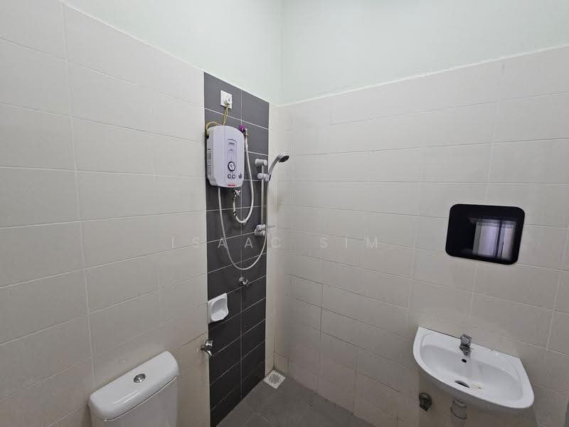 2-storey Terraced House for Sale in Setia Ecohill (Semenyih) - Isaac Sim - Bathroom - PropertyGuru.com.my