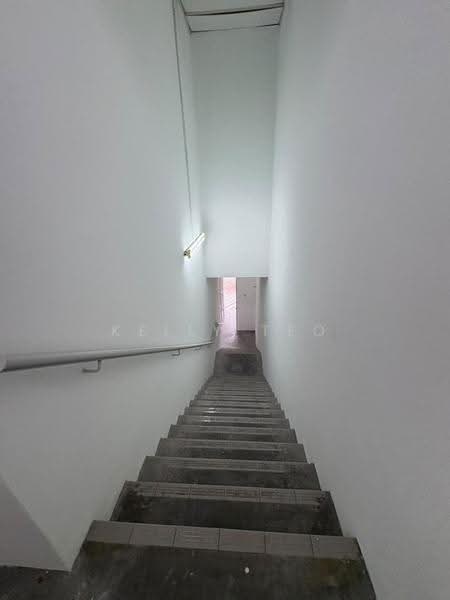 Shop / Office for Rent in Bandar Botanic (Klang) - Kelly Teo - Corridor - PropertyGuru.com.my