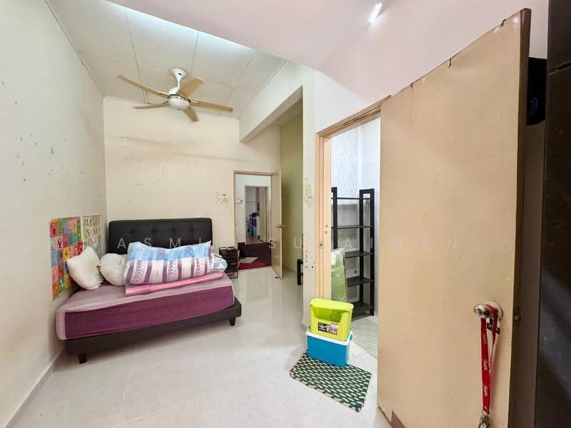 2-storey Terraced House for Sale in Bukit Jelutong (Shah Alam) - Yasmin Sulaiman - Bedroom - PropertyGuru.com.my