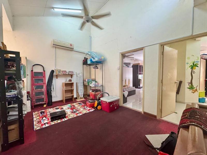 2-storey Terraced House for Sale in Bukit Jelutong (Shah Alam) - Yasmin Sulaiman - Living Room - PropertyGuru.com.my