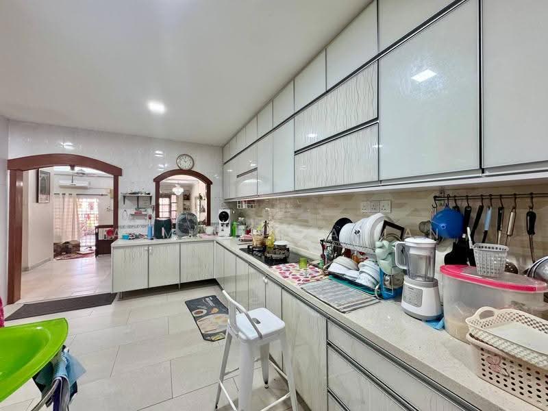 2-storey Terraced House for Sale in Bukit Jelutong (Shah Alam) - Yasmin Sulaiman - Kitchen - PropertyGuru.com.my