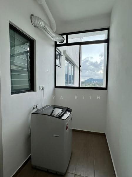 Kondominium untuk Disewa di Waterside Residence - Panya Rith - Balcony - PropertyGuru.com.my