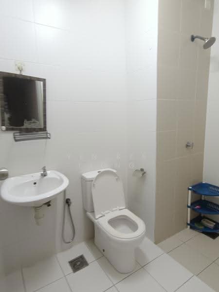 Service Residence for Sale at The Wharf Residence - YEN KEE LIONG - Bathroom - PropertyGuru.com.my