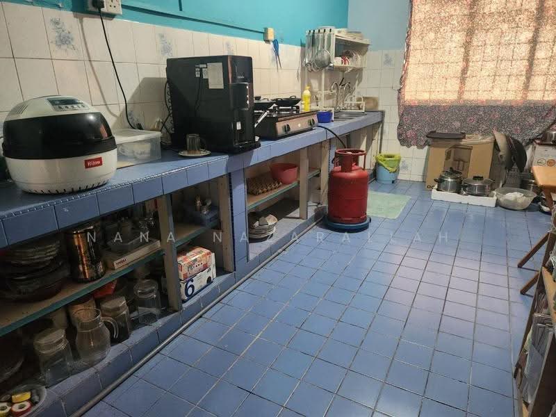 Cluster House for Sale in Bandar Tun Razak (Cheras) - Nana Nazarallah - Kitchen - PropertyGuru.com.my