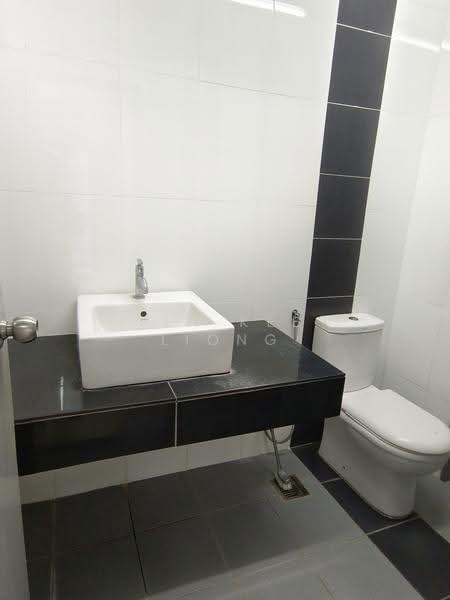 Kondominium untuk Dijual di The Wharf Residence - YEN KEE LIONG - Bathroom - PropertyGuru.com.my