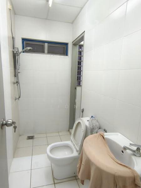 Kondominium untuk Dijual di The Wharf Residence - YEN KEE LIONG - Bathroom - PropertyGuru.com.my