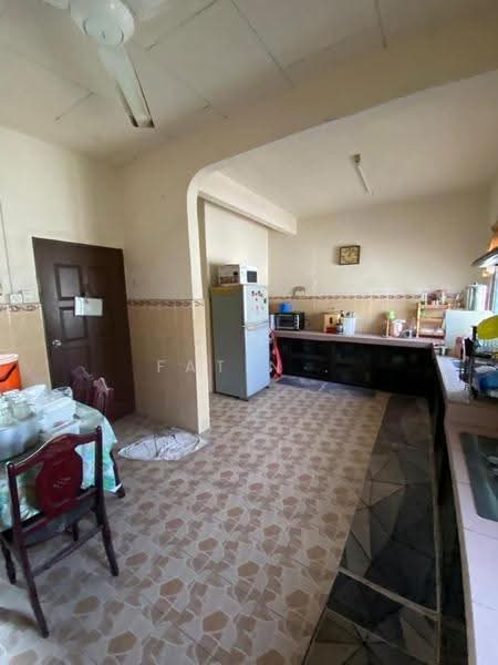 Rumah Teres 2-Tingkat untuk Dijual di Taman Bertuah (Ipoh) - Fatin . - Kitchen - PropertyGuru.com.my