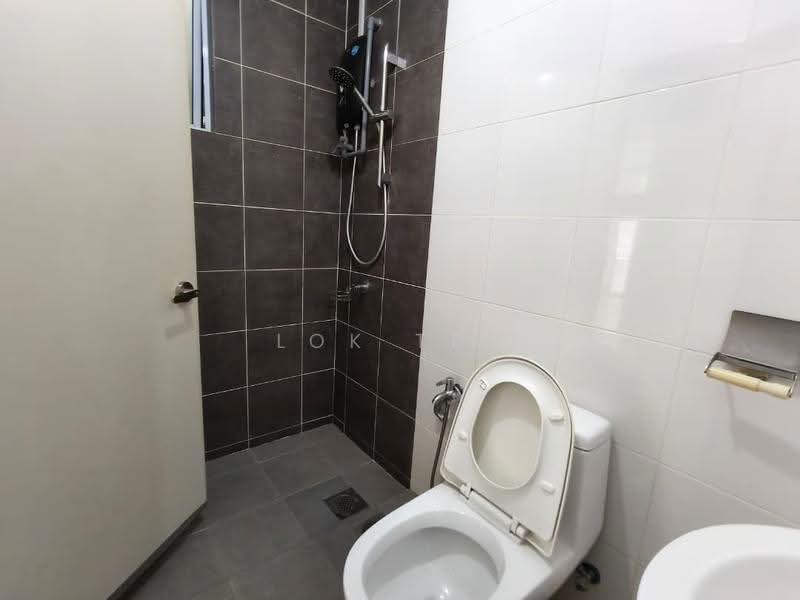 Kondominium untuk Dijual di Koi Prima Condominium - Lok Teh - Bathroom - PropertyGuru.com.my