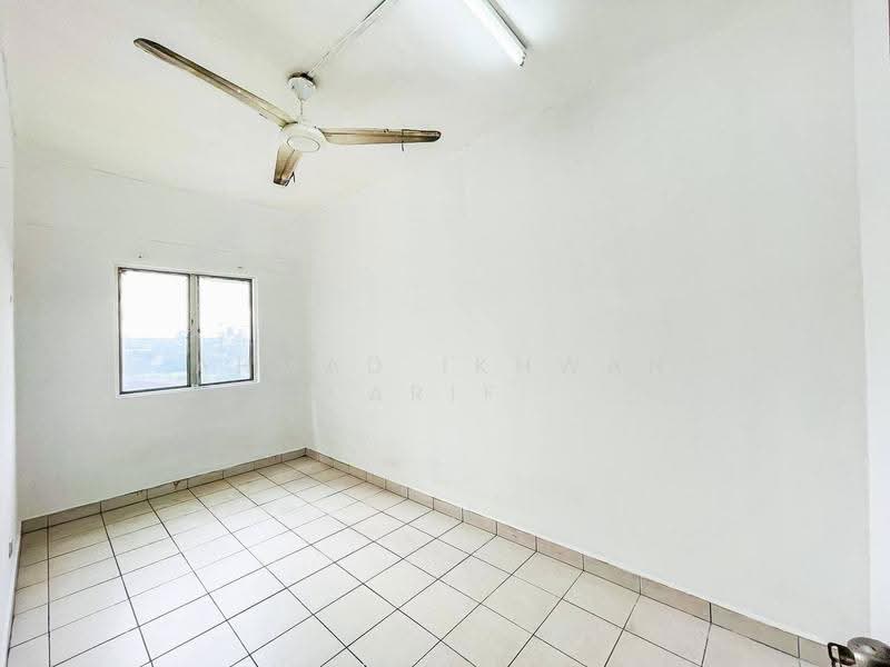 Pangsapuri untuk Dijual di Palm Garden Apartment - Ahmad Ikhwan Arif - Interior - PropertyGuru.com.my