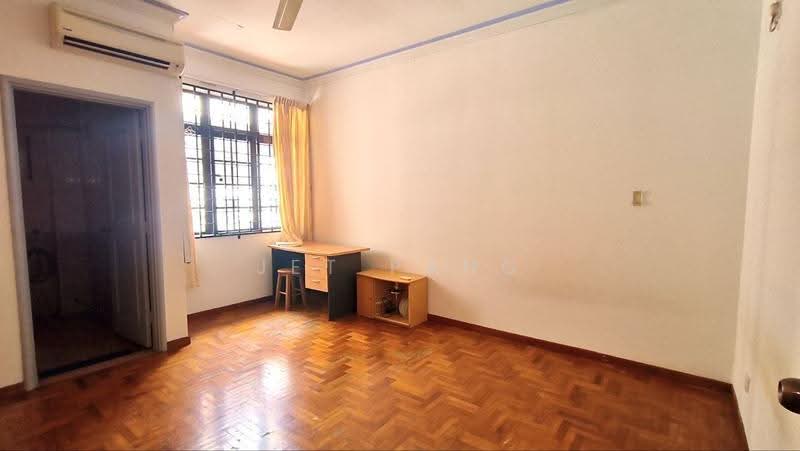 2-storey Terraced House for Sale in Taman Molek (Johor Bahru) - Jet Pang - PropertyGuru.com.my