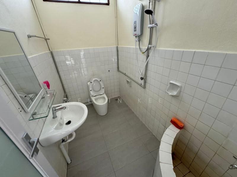 Bungalow House for Rent in Minden Heights (Gelugor) - KELVIN KEE - Bathroom - PropertyGuru.com.my