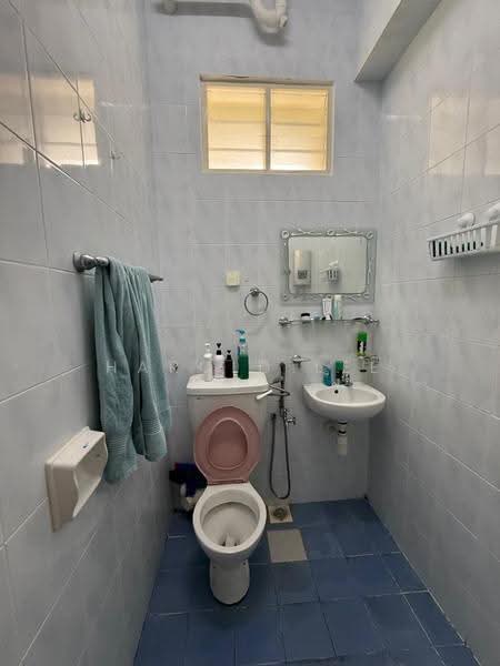 Apartment for Sale at Taman Jubilee Phase 5 - Harold Lee - Bathroom - PropertyGuru.com.my