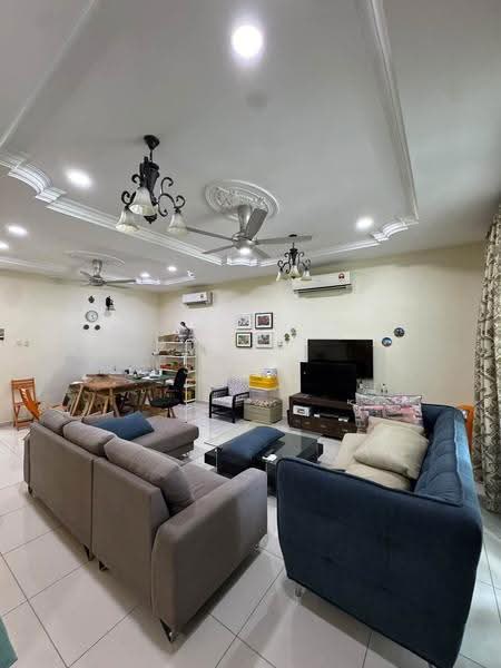 2-storey Terraced House for Sale in Meru Desa Park (Chemor) - Sam . - Living Room - PropertyGuru.com.my