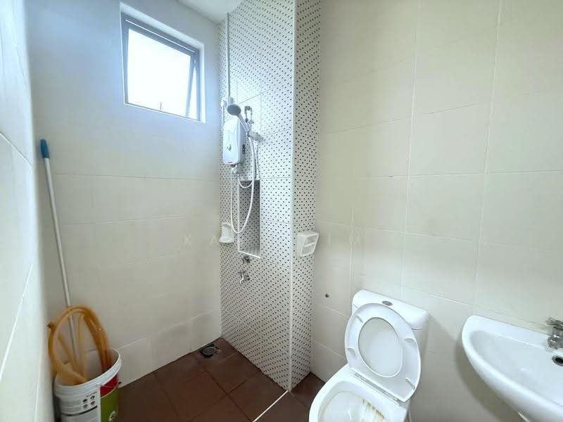 2-storey Terraced House for Sale in Bandar Dato Onn (Tebrau) - Karl Lim - Bathroom - PropertyGuru.com.my