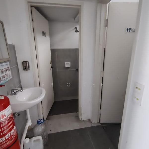 Shop / Office for Rent in Pasir Gudang (Johor) - Eric Tee - Bathroom - PropertyGuru.com.my