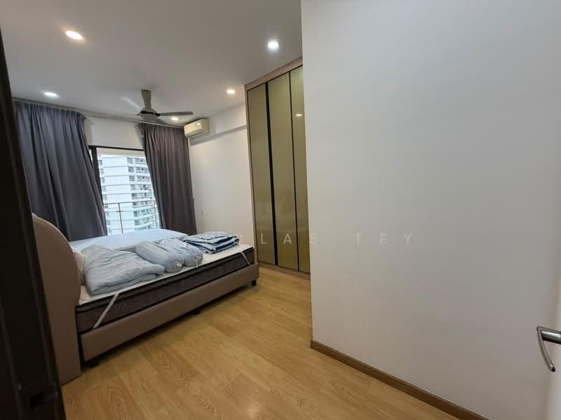 Condominium for Sale at Bay Point @ Country Garden Danga Bay - Nicholas Tey - Bedroom - PropertyGuru.com.my