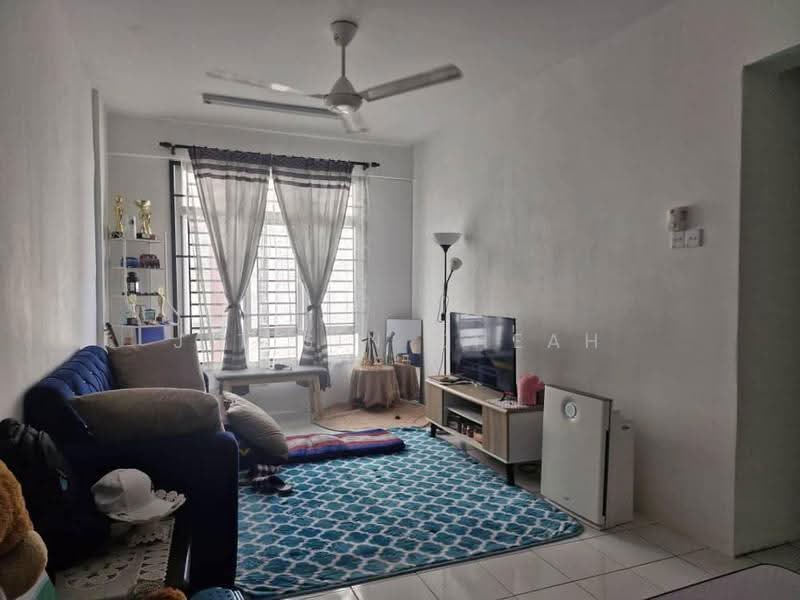 Apartment for Sale at Pangsapuri Pulai Mutiara - Jit Sin Cheah - Living Room - PropertyGuru.com.my