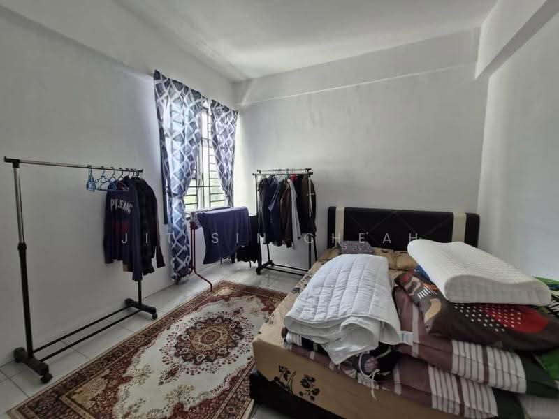 Apartment for Sale at Pangsapuri Pulai Mutiara - Jit Sin Cheah - Bedroom - PropertyGuru.com.my