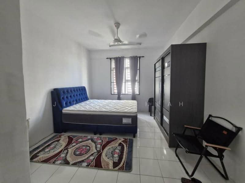 Apartment for Sale at Pangsapuri Pulai Mutiara - Jit Sin Cheah - Bedroom - PropertyGuru.com.my