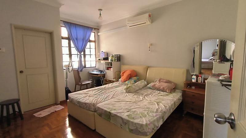 2-storey Terraced House for Sale in Taman Molek (Johor Bahru) - Jet Pang - Bedroom - PropertyGuru.com.my