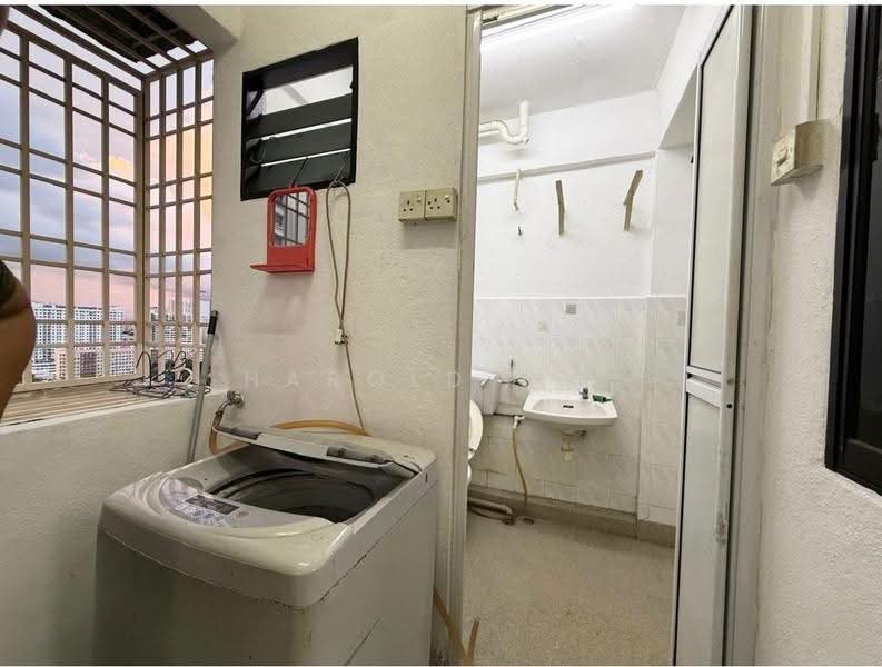 Flat for Sale at Taman Yew Lean - Harold Lee - Bathroom - PropertyGuru.com.my