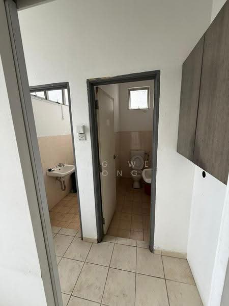 Factory for Rent in Taman Perindustrian Senai (Senai) - Jing Wei Wong - Bathroom - PropertyGuru.com.my