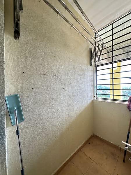 Pangsapuri untuk Dijual di Pangsapuri Bukit Beruang Bestari (University View) - Celine Chen - Balcony - PropertyGuru.com.my